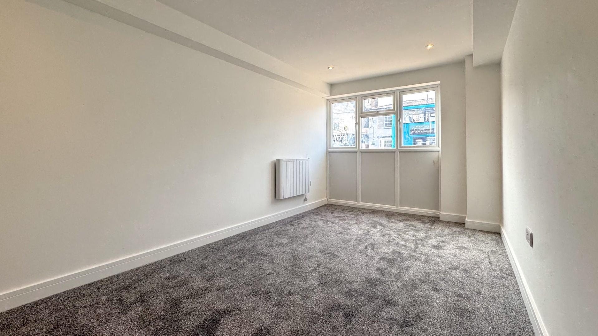 Flat Crossbrook Street in Cheshunt