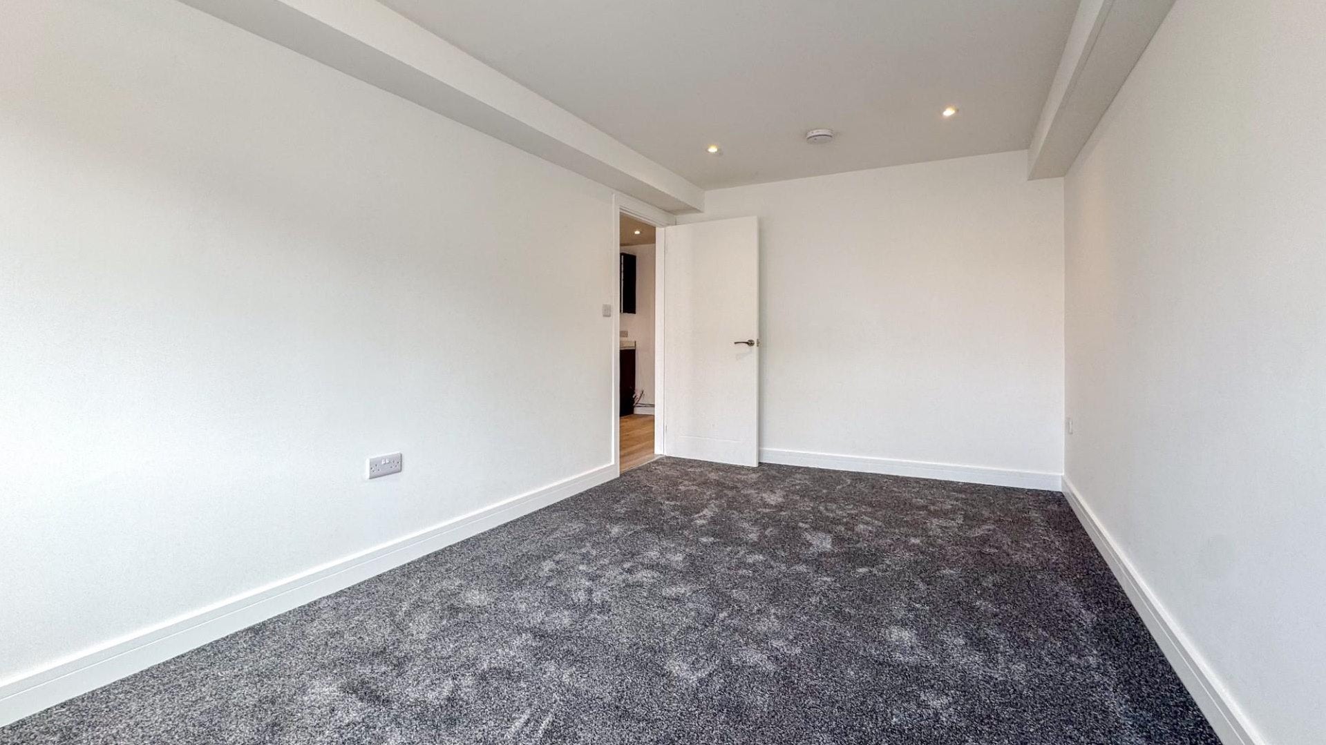 Flat Crossbrook Street in Cheshunt