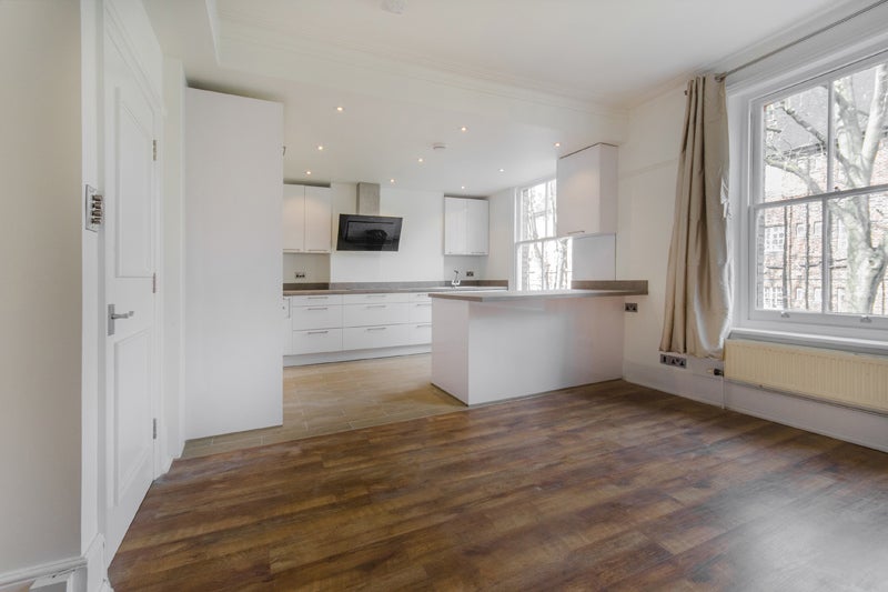 Flat Glenilla Road in Greater London