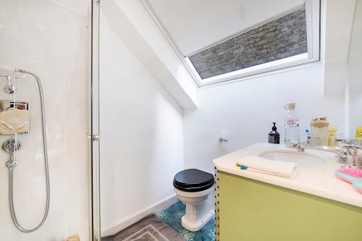 Flat Old Brompton Road in Greater London