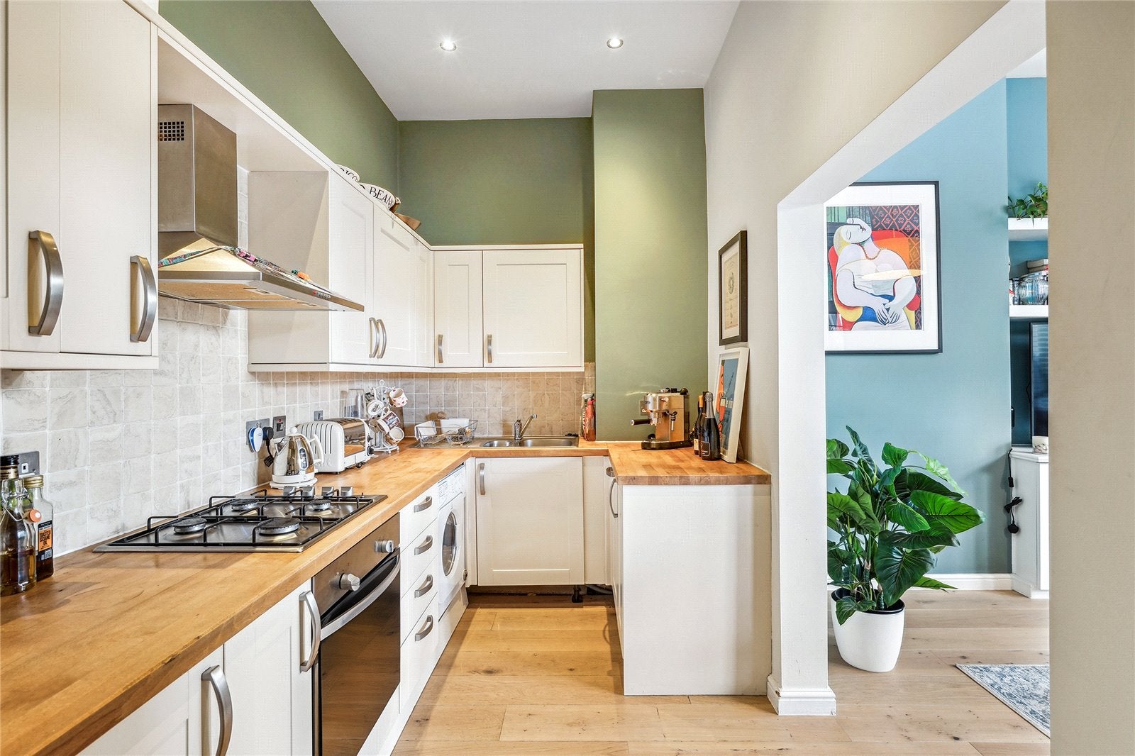 Flat Clapham Common North Side in Greater London