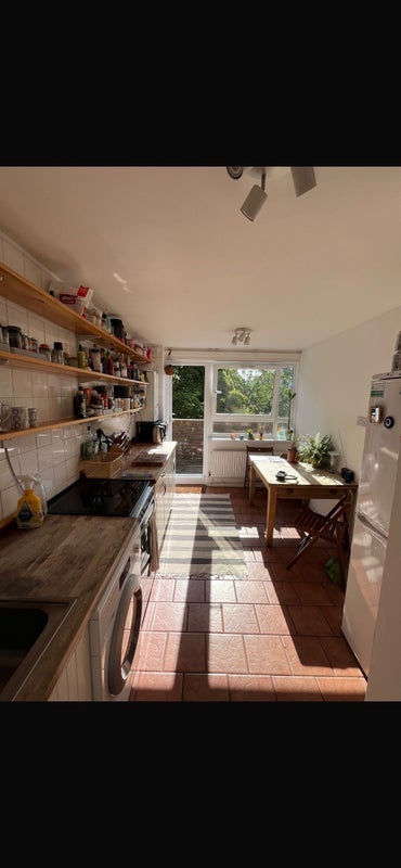 Room Carnoustie Drive in Greater London