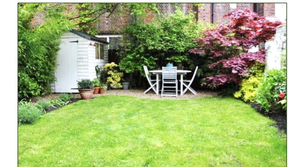 Flat Rosendale Road in Greater London