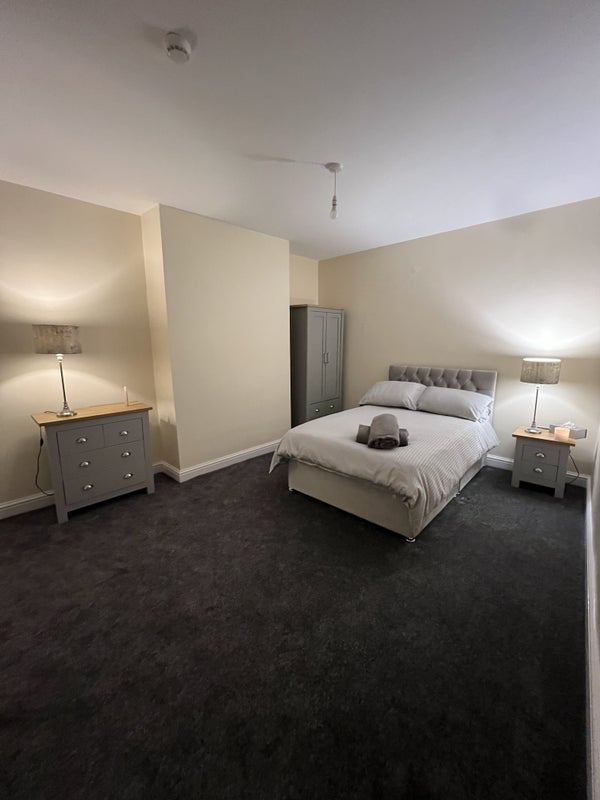 Room Lovely Lane in Warrington