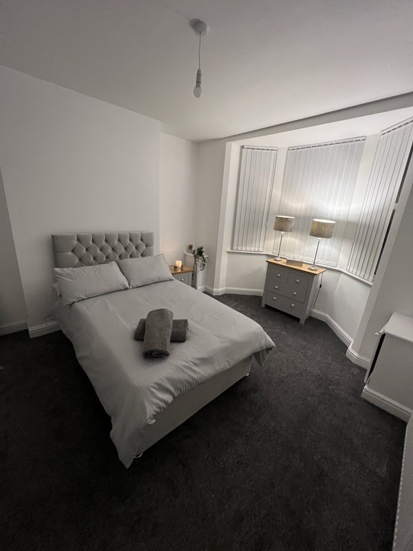 Room Lovely Lane in Warrington