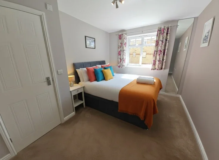 Flat Brightwire Crescent in Eastleigh