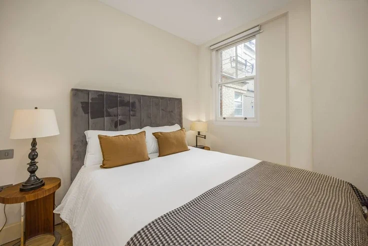 Flat Great Titchfield Street in City of Westminster