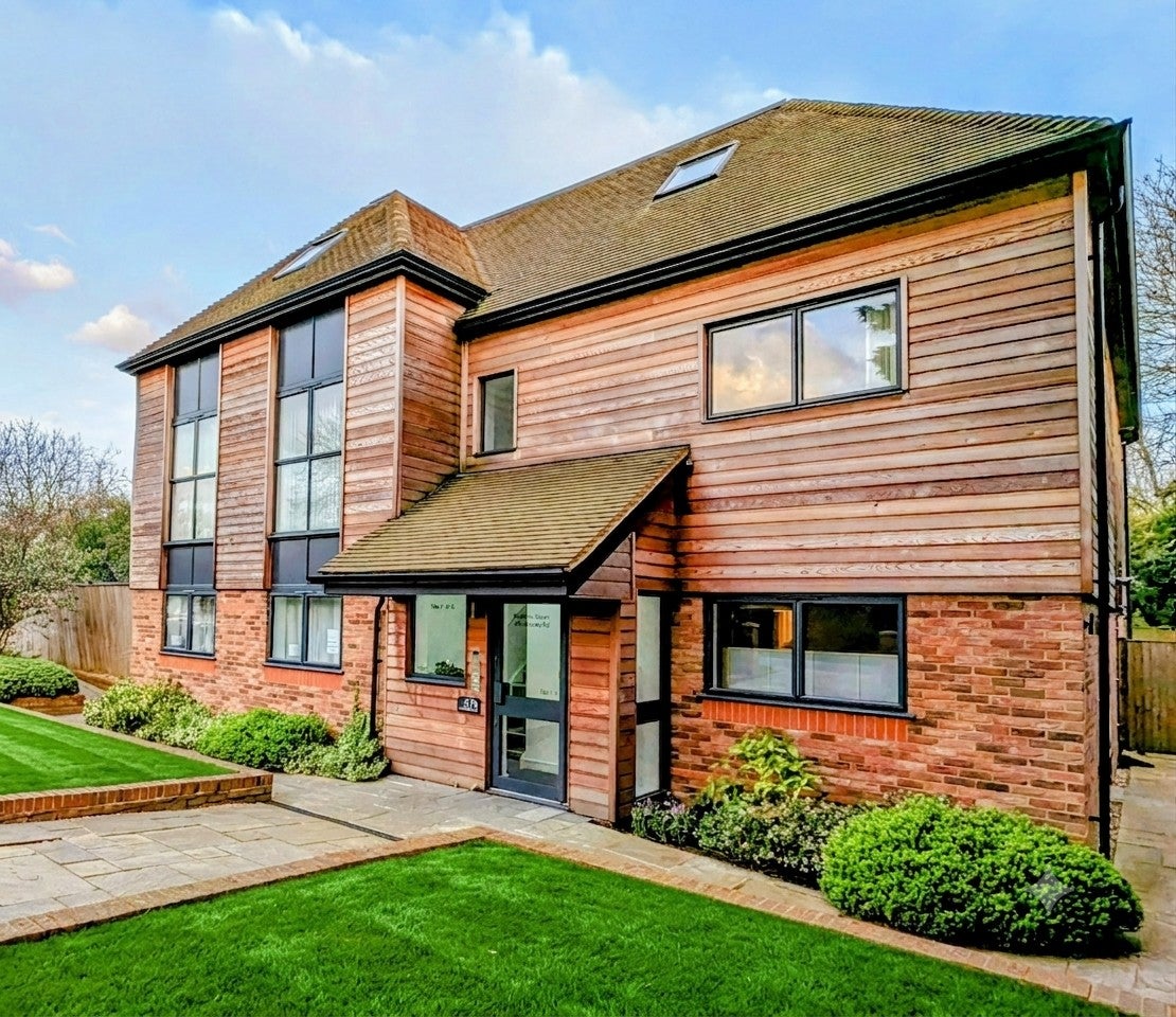 Flat Peace Close in Greater London
