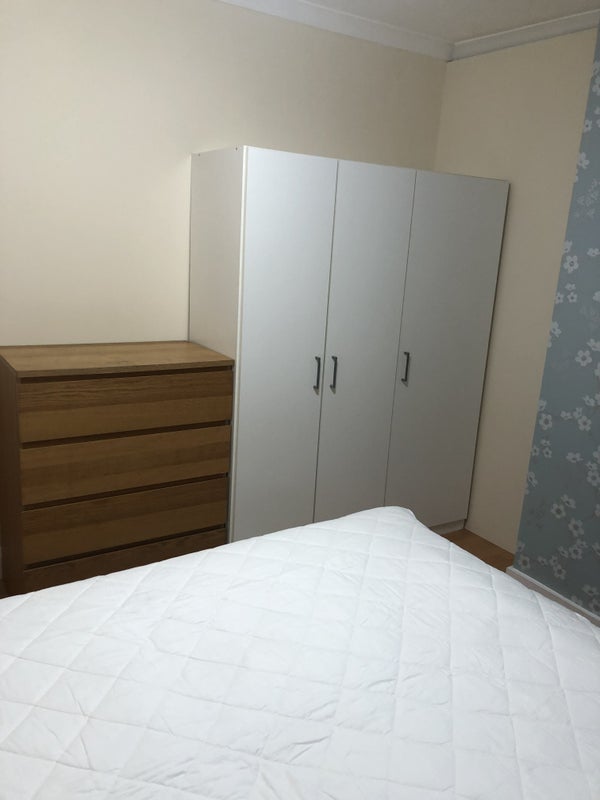 Room Pitcairn Road in Greater London