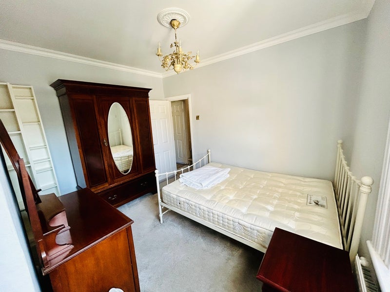 Room Cowper Road in Greater London