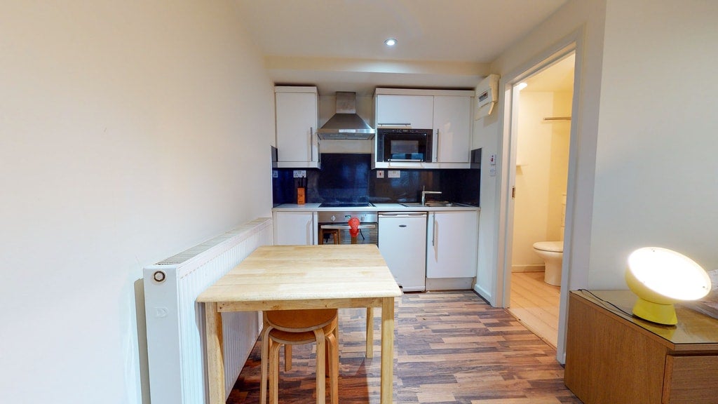 Flat Brondesbury Park in Greater London