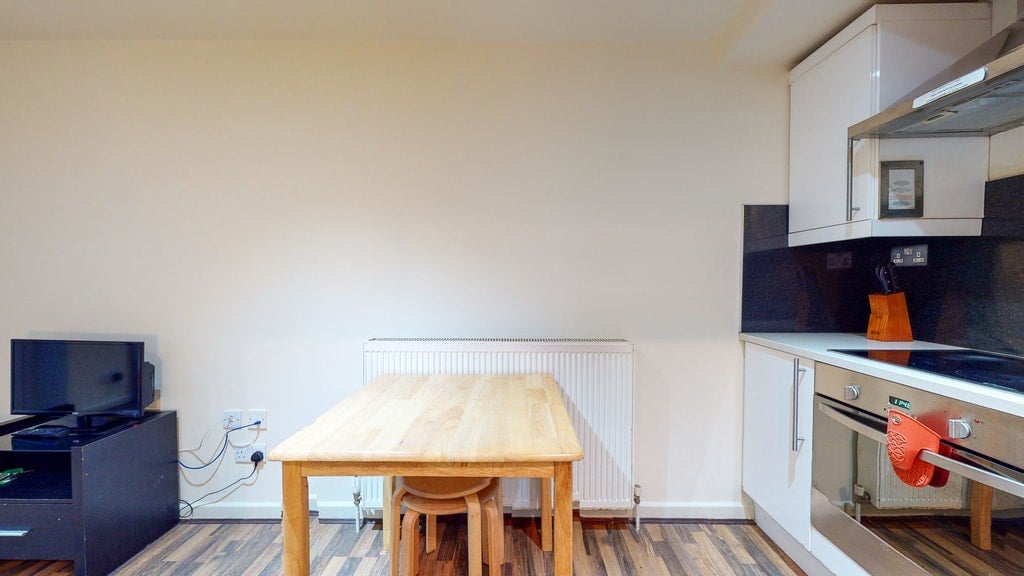 Flat Brondesbury Park in Greater London
