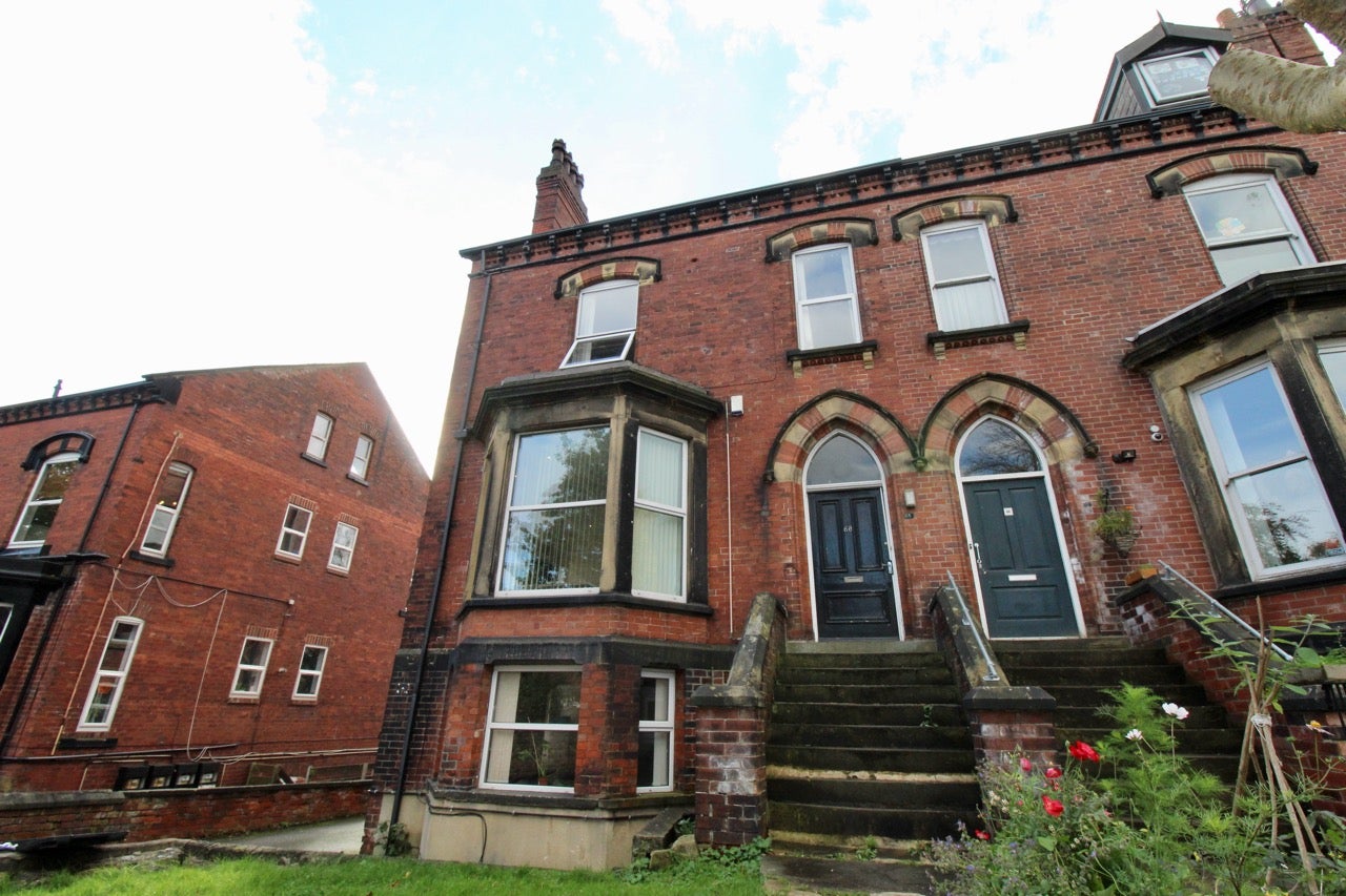 Flat Cardigan Road in Leeds