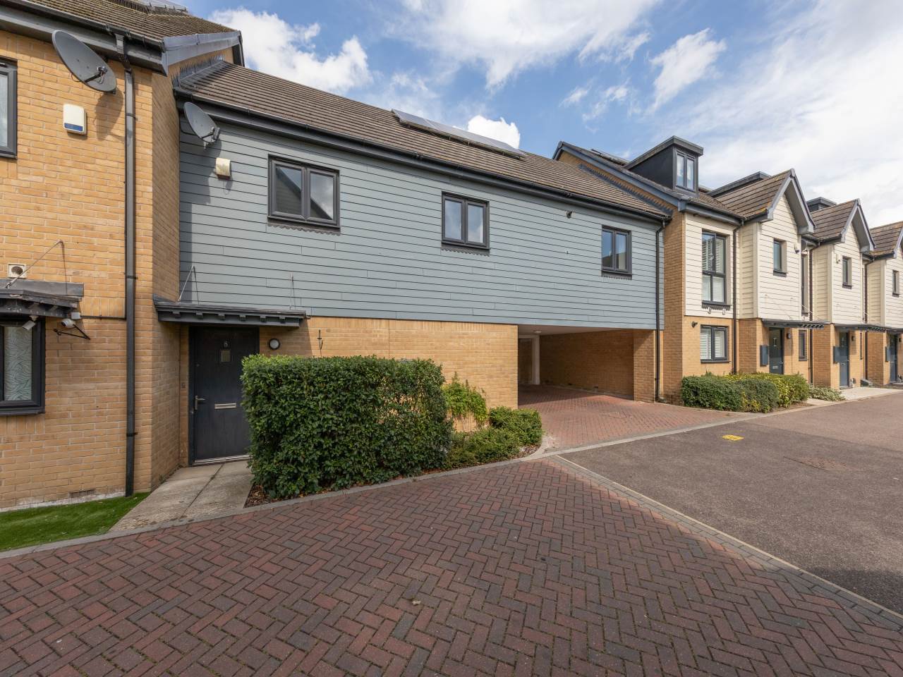 Flat Becket Close in Greater London