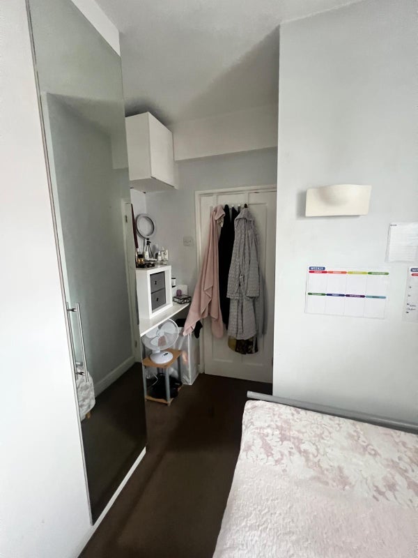 Room Poynders Gardens in Greater London