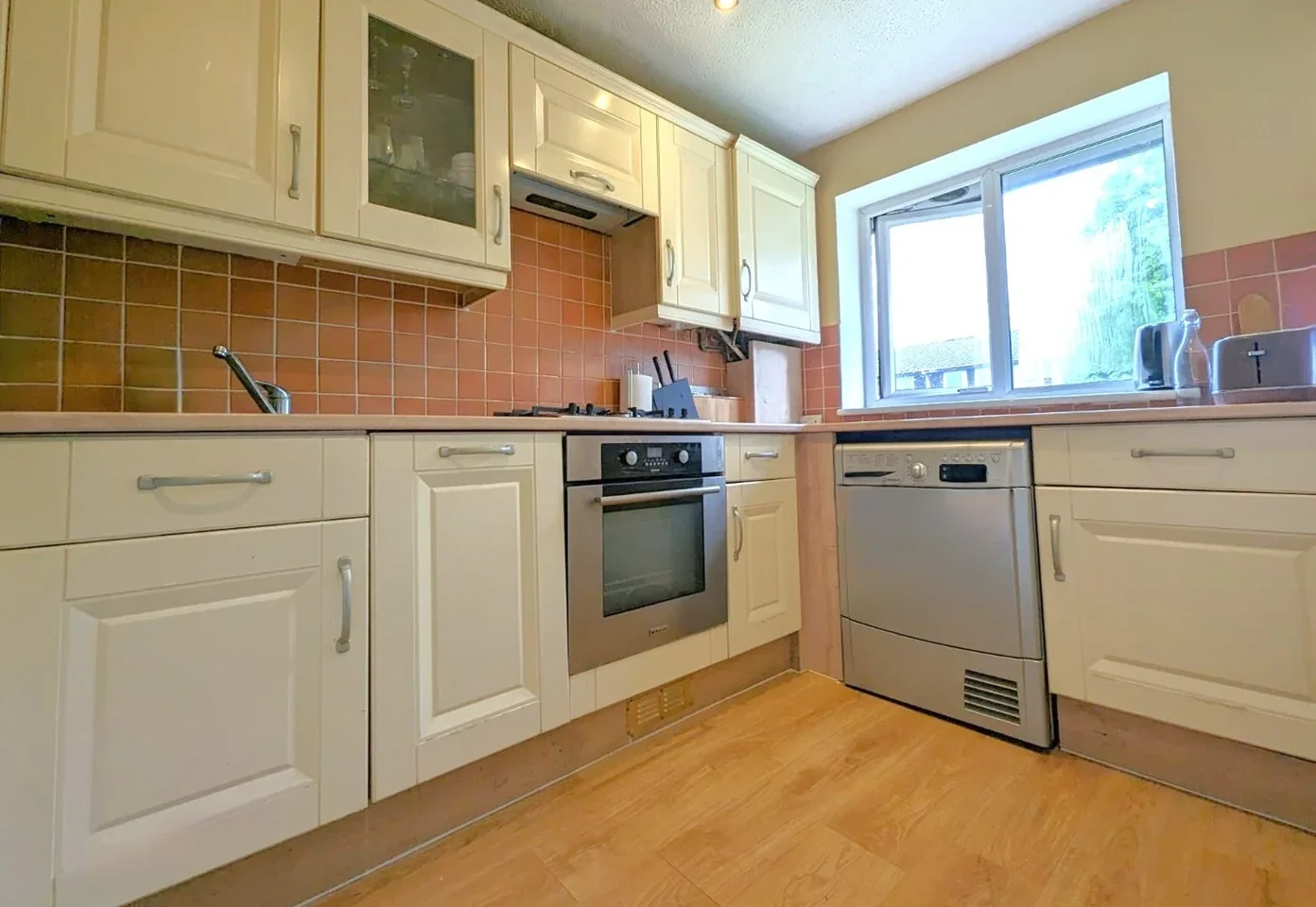 Flat Bardsley Close in Greater London