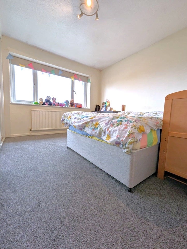 Flat Bardsley Close in Greater London