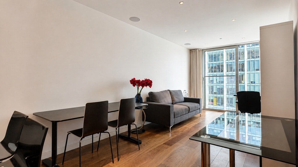 Flat Moor Lane in City of London