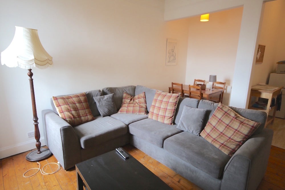 Flat Roseburn Street in City of Edinburgh