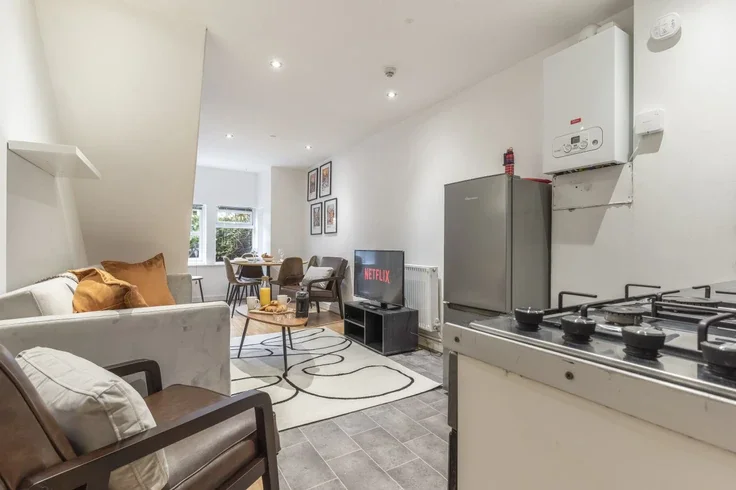 Flat Barrett's Grove in Greater London