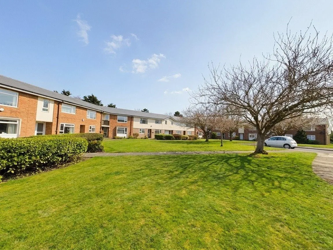 Flat Westcliffe Road in Southport