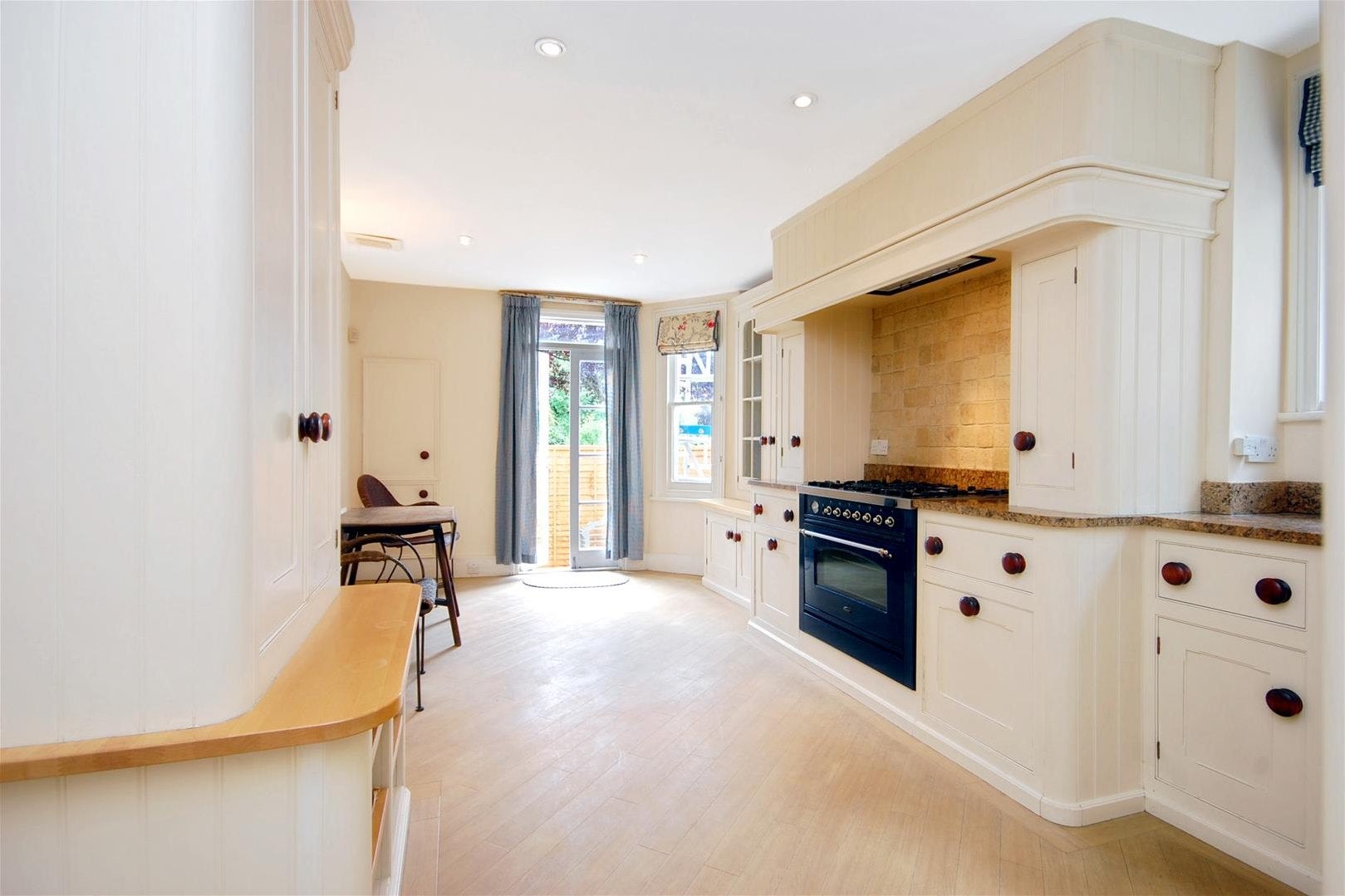 House Kempe Road in Greater London