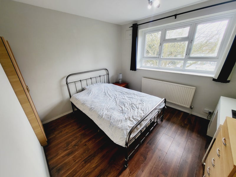 Room Westhouse Close in Greater London