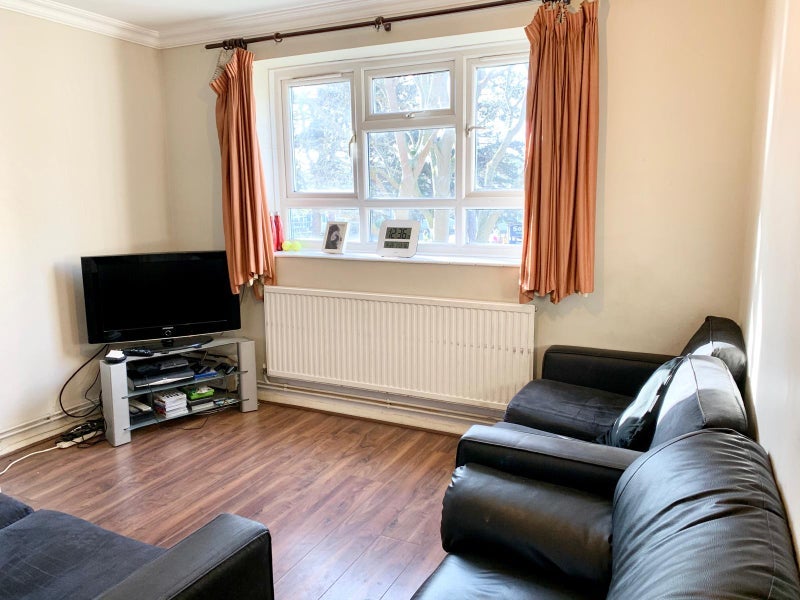 Room Westhouse Close in Greater London