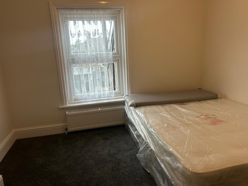 Room Shelley Road East in Bournemouth