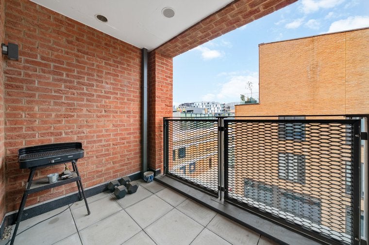 Flat Webber Street in Greater London