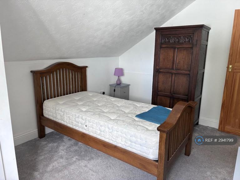 Room Hinkley Point Road in Stogursey