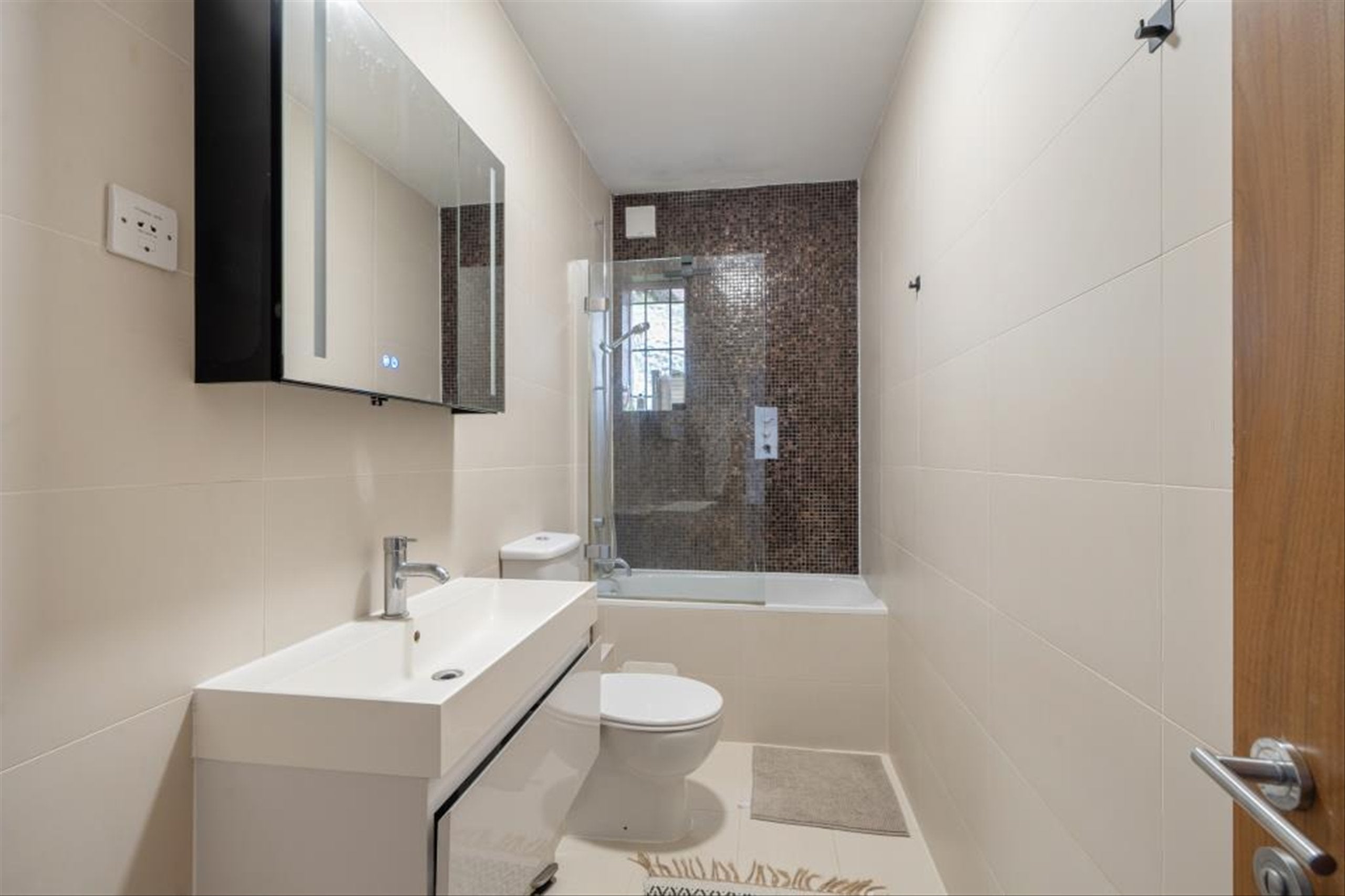 Flat Brondesbury Park in Greater London