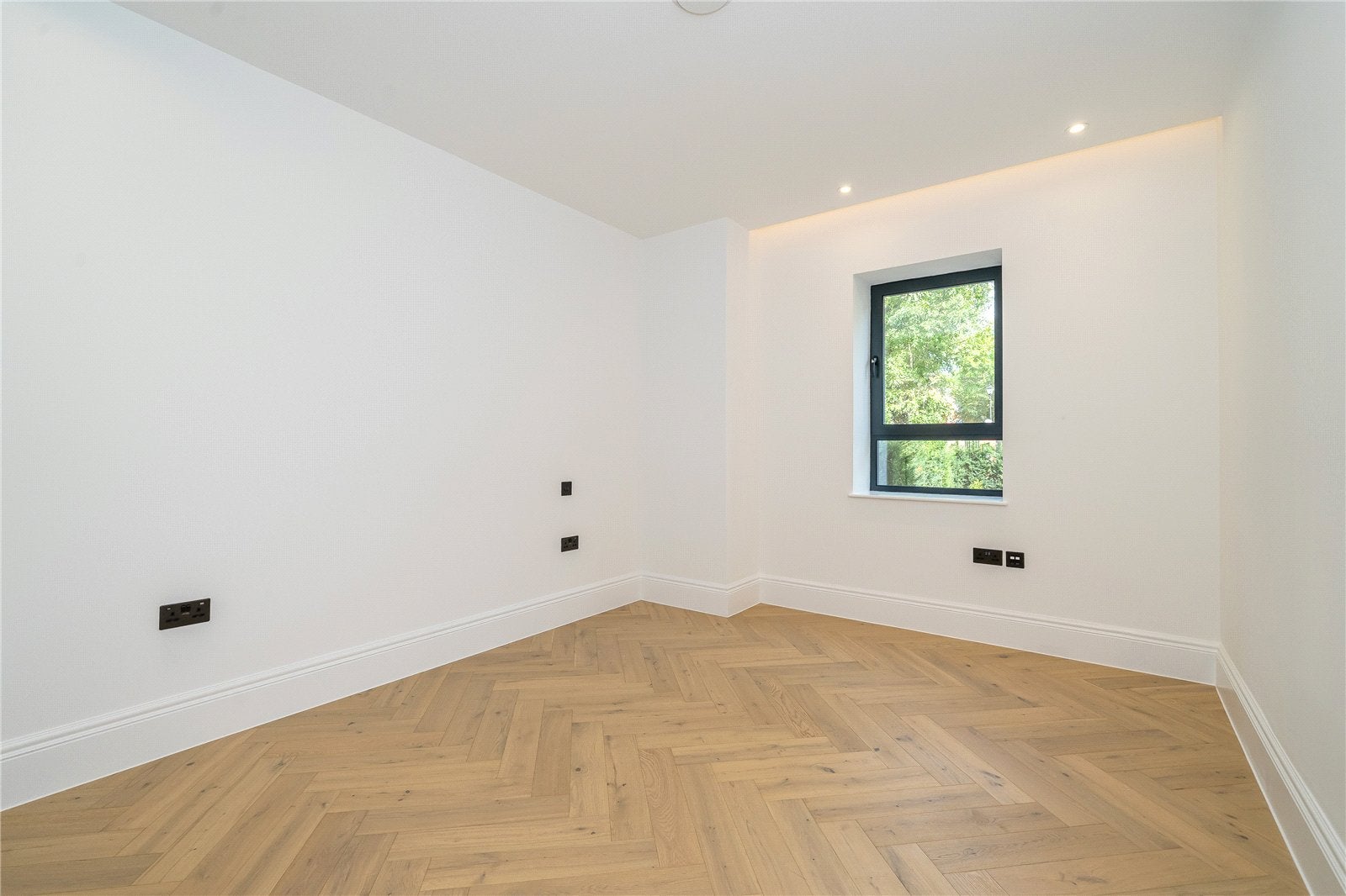 Flat Brondesbury Park in Greater London