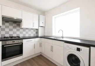 Flat Wickham Road in Greater London