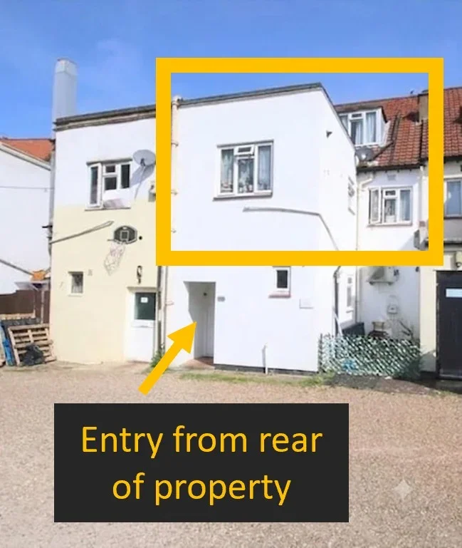 Flat Wickham Road in Greater London
