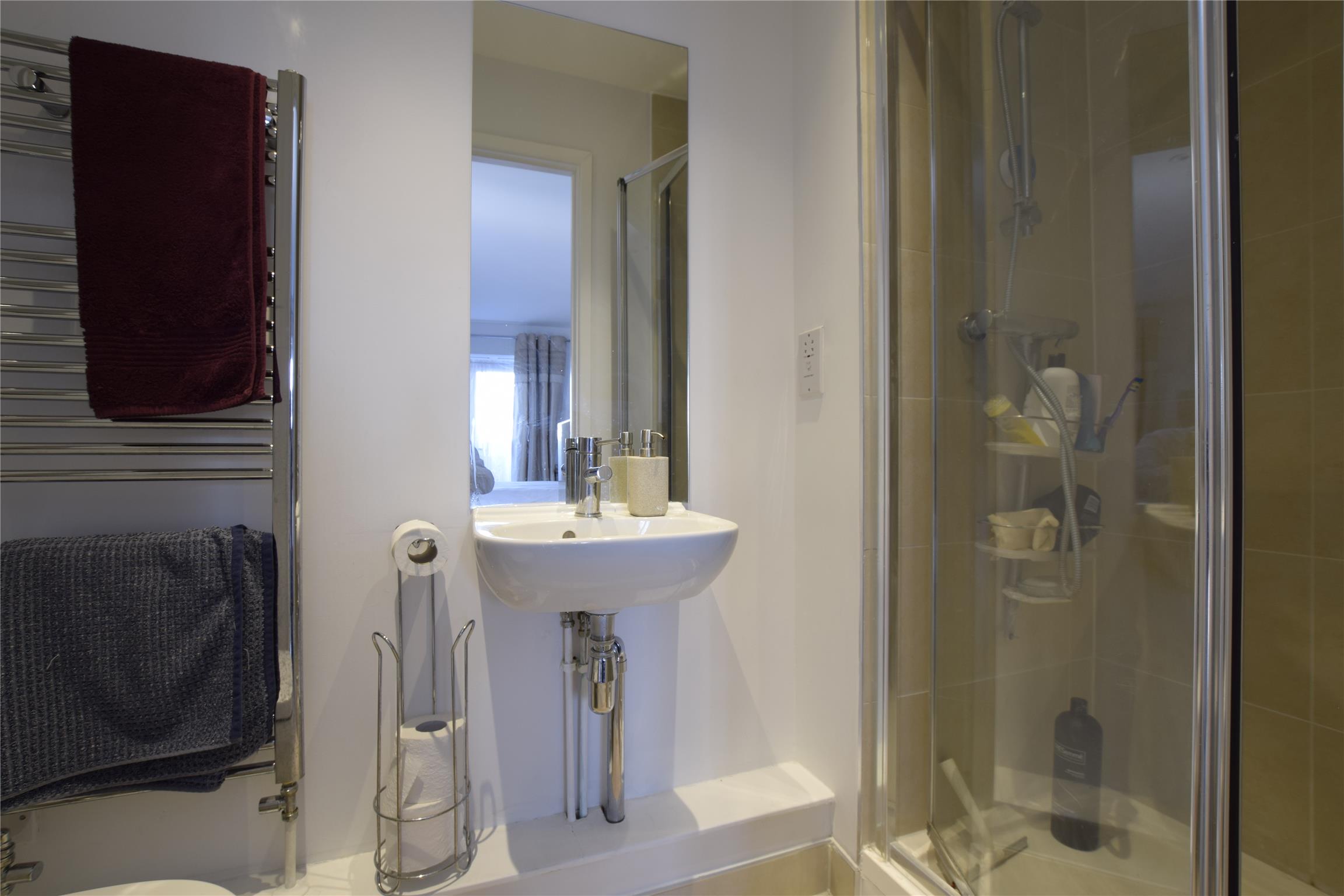 Flat Harbledown Place in Greater London