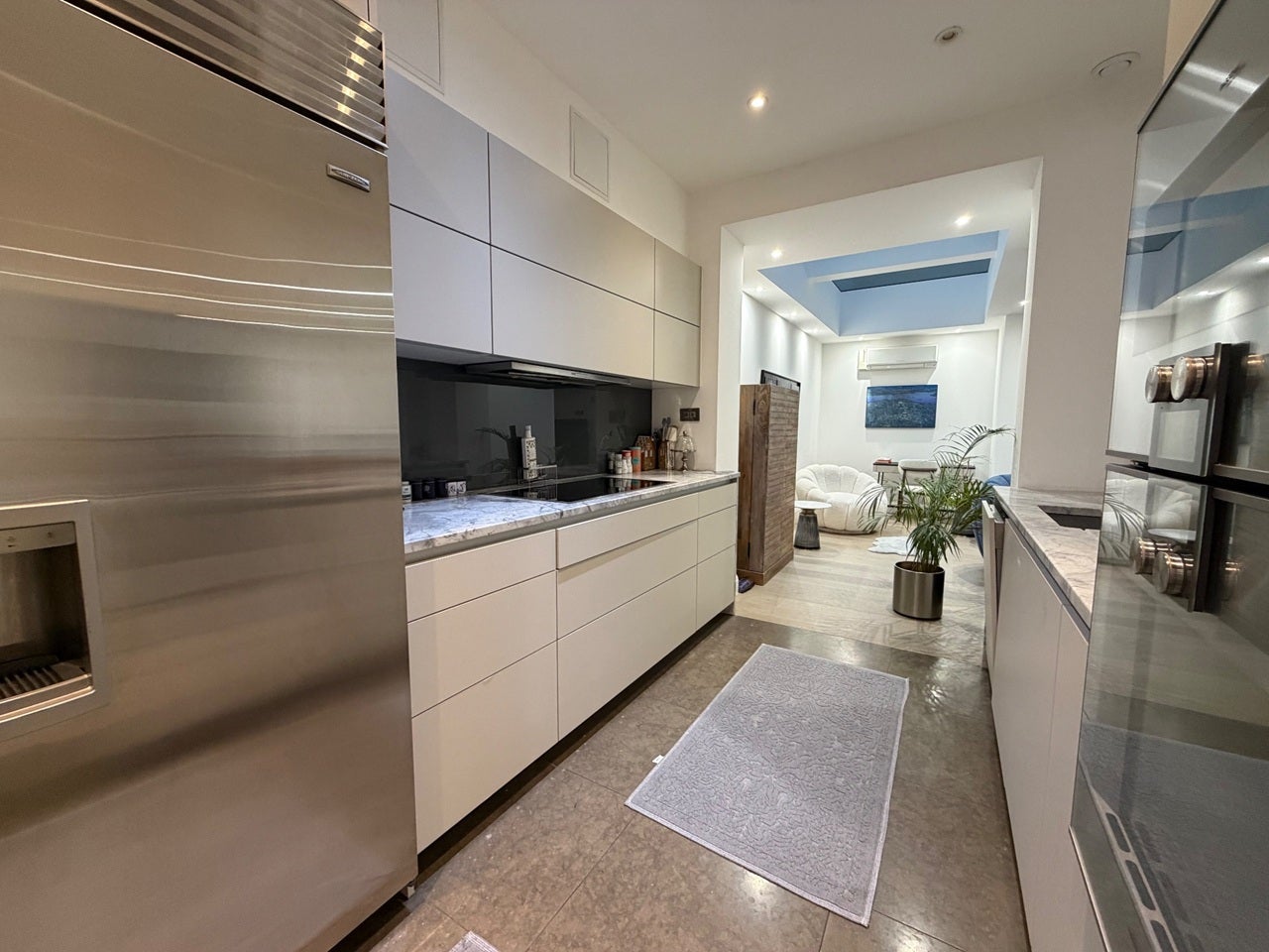 Flat Onslow Gardens in Greater London