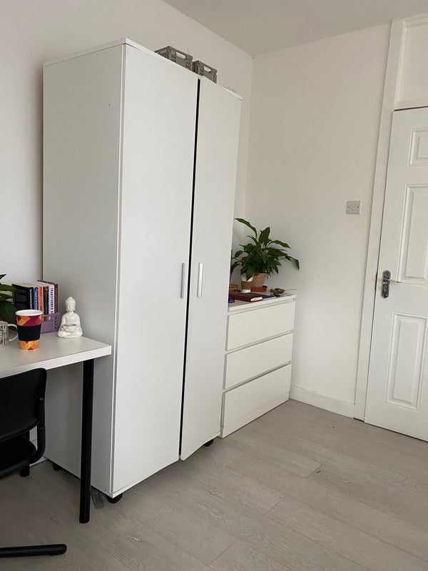 Room Stanhope Street in Greater London