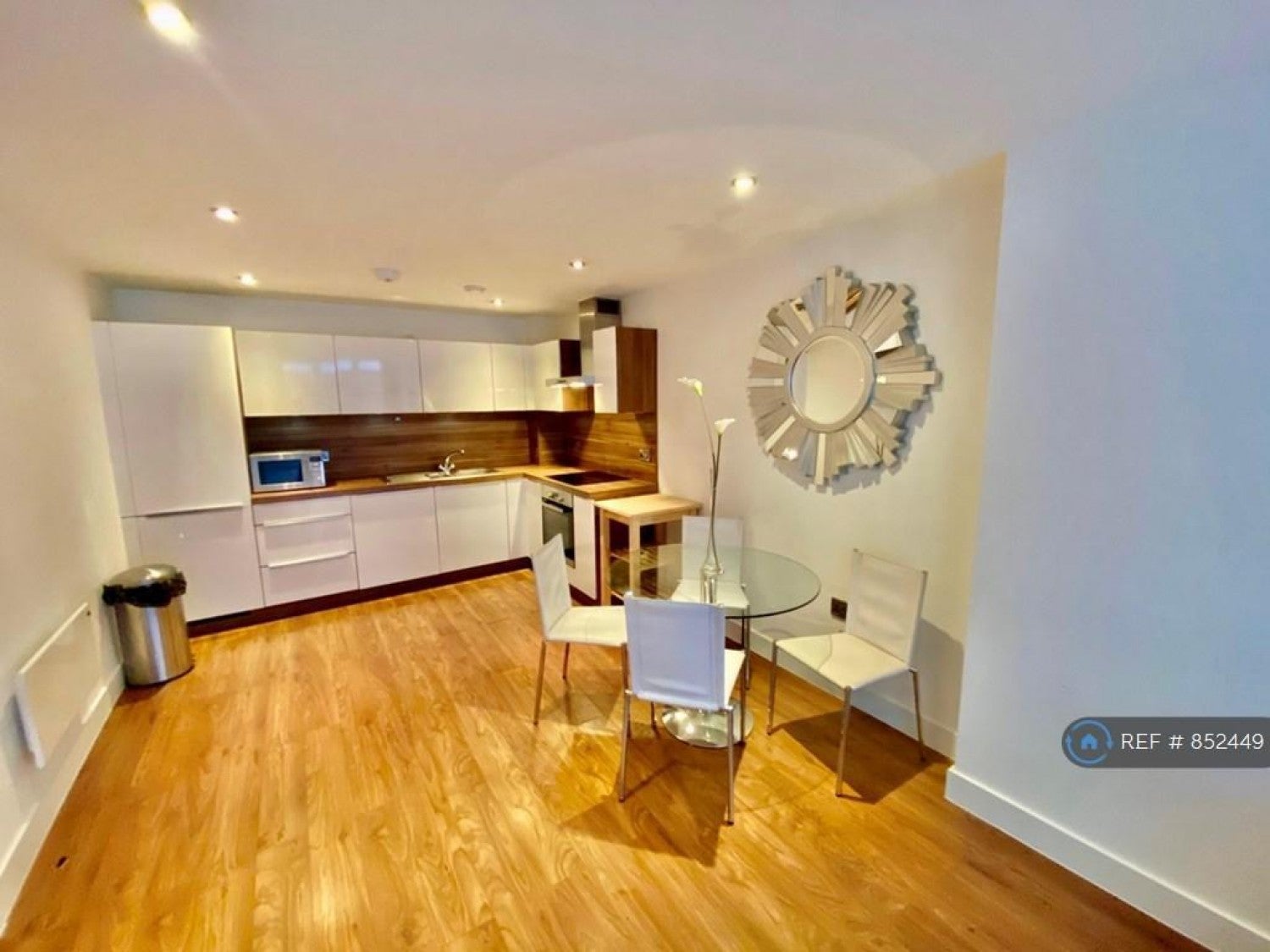 Flat Murray Street in Manchester