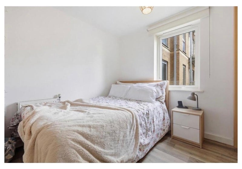 Room Princes Close in Greater London