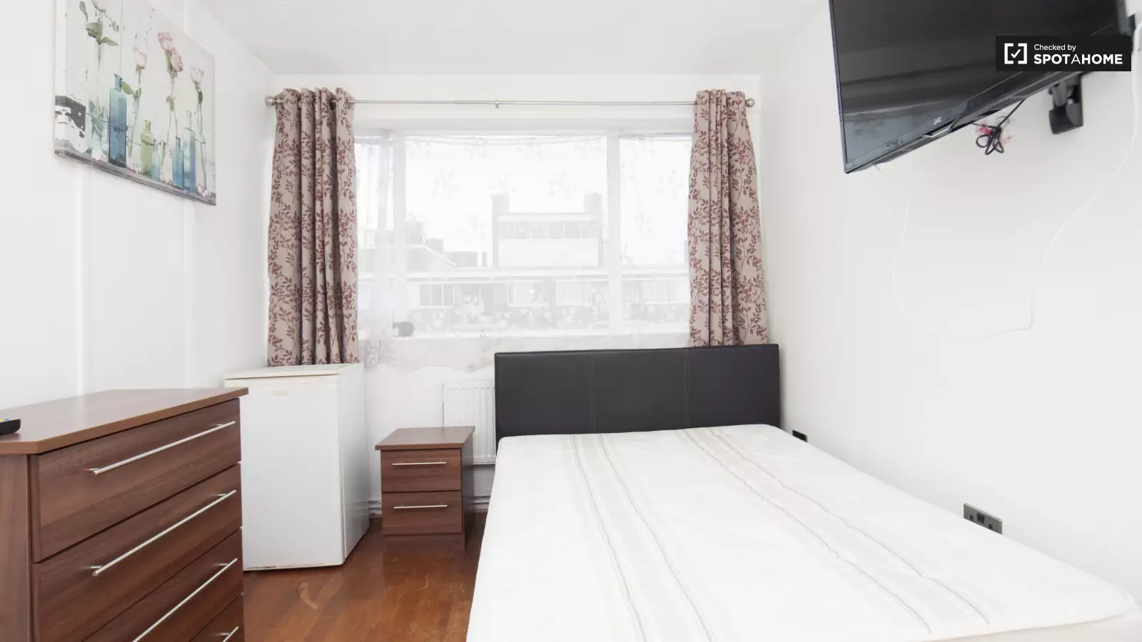 Flat Tildesley Road in Greater London