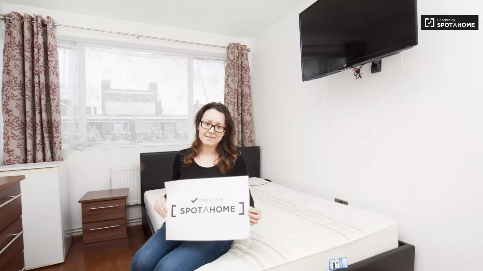Flat Tildesley Road in Greater London