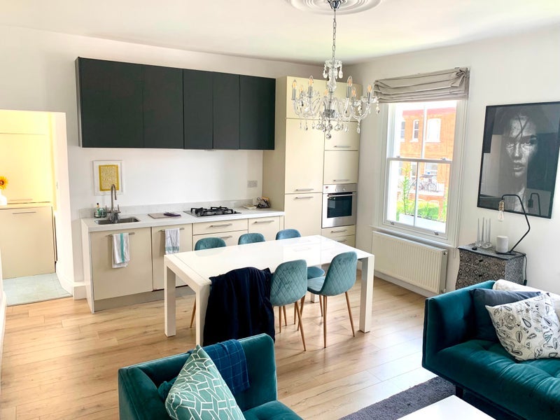Room Stanlake Road in Greater London