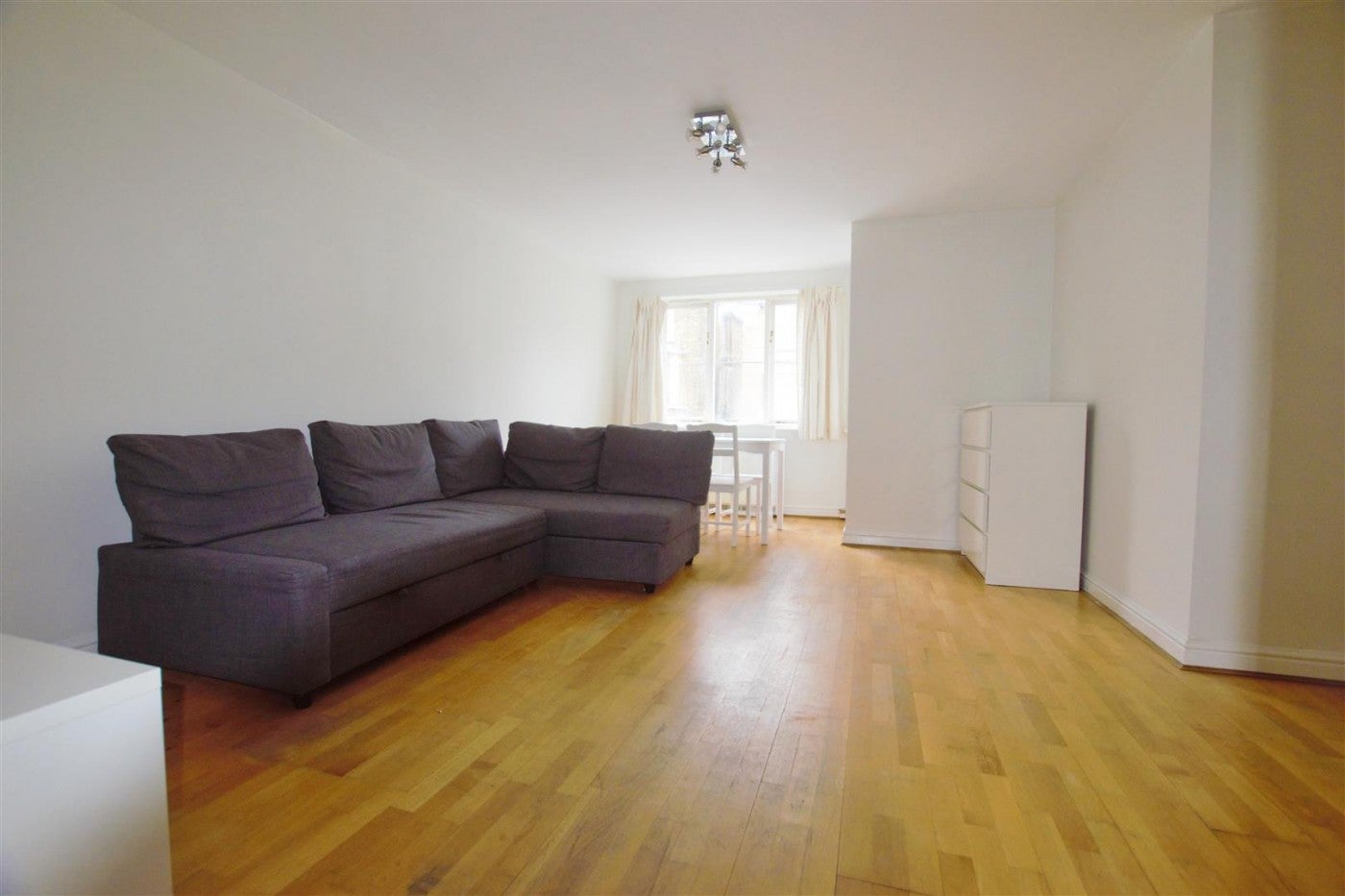 Flat Claremont Road in Greater London