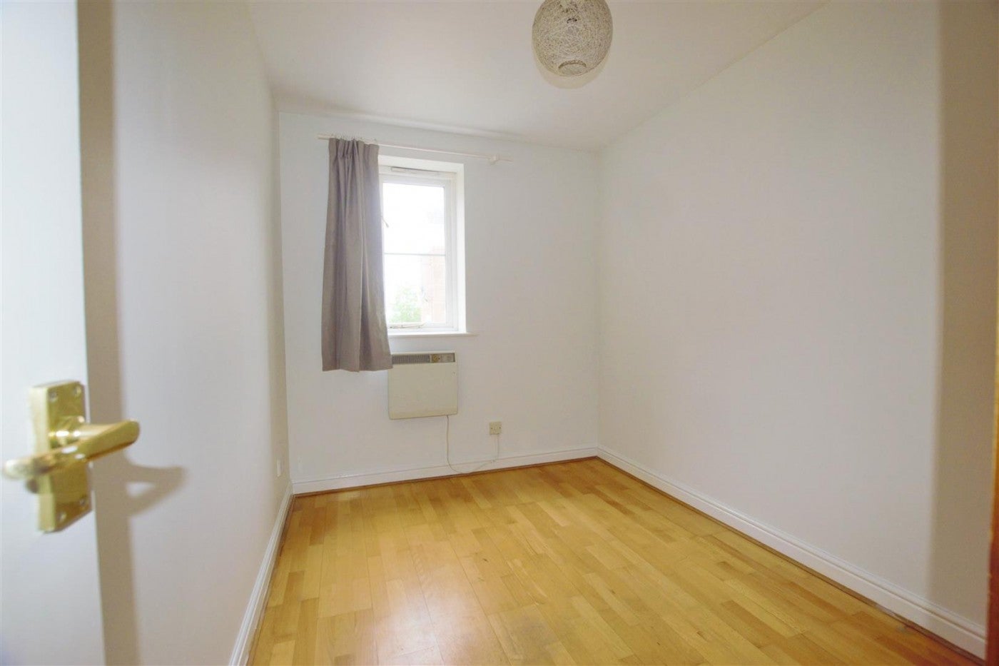 Flat Claremont Road in Greater London