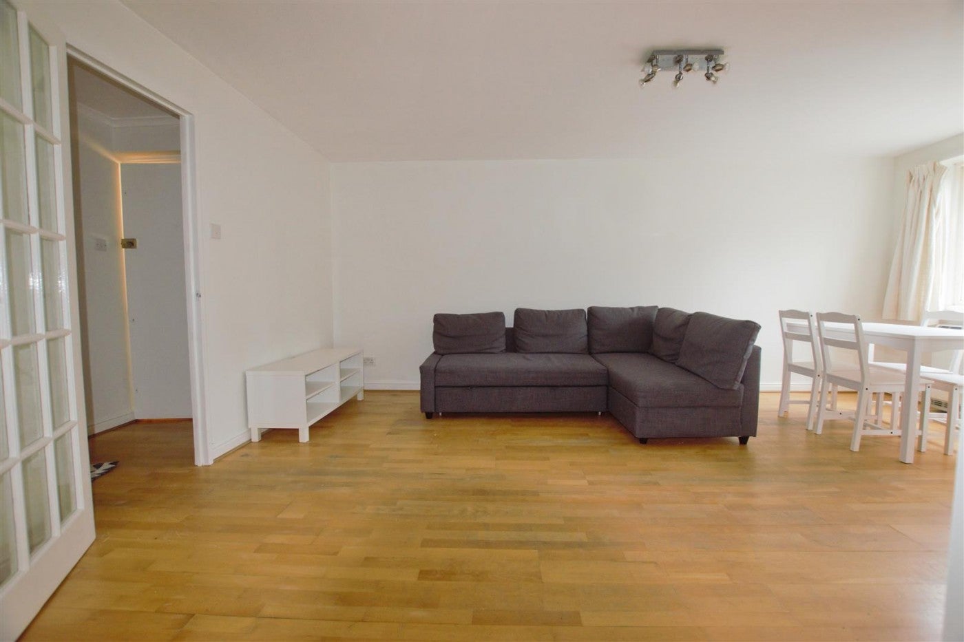 Flat Claremont Road in Greater London