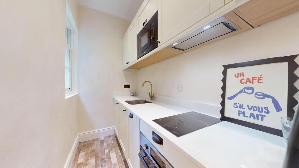 Flat Caledonian Road in Greater London