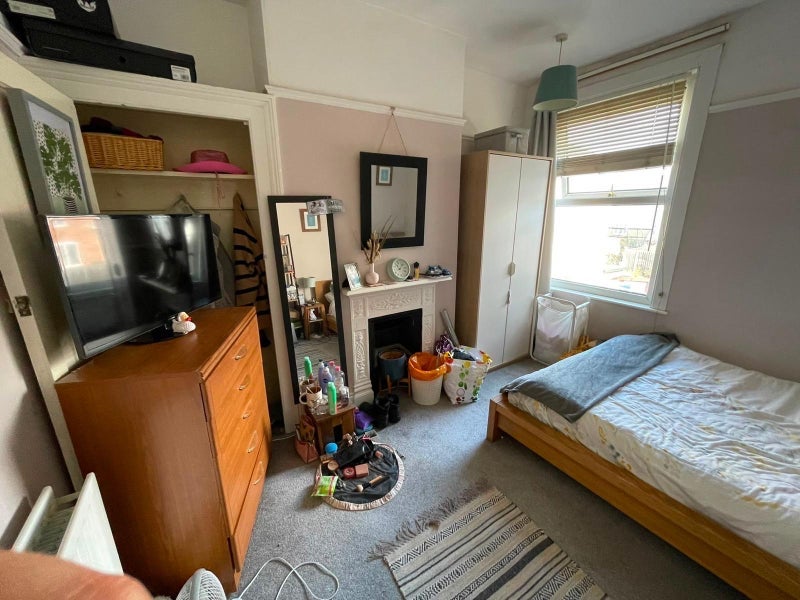 Room Toronto Road in Bristol