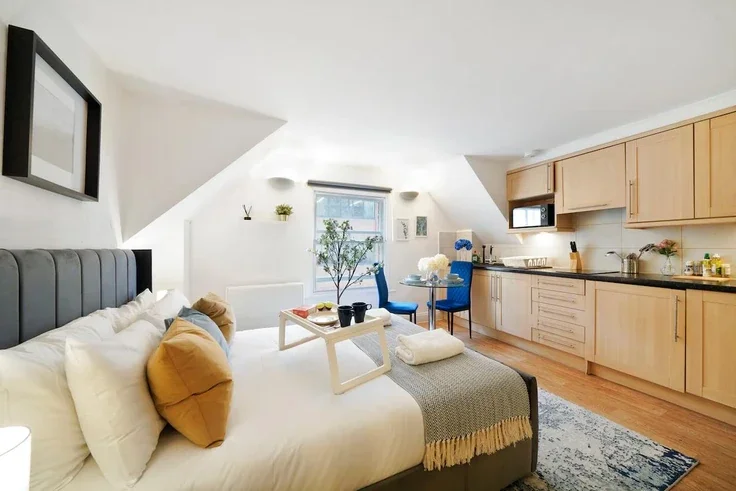 Room Charterhouse Square in City of London
