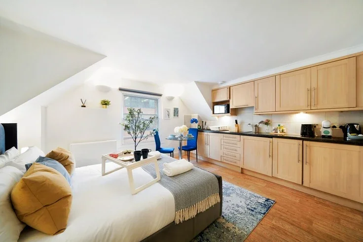 Room Charterhouse Square in City of London